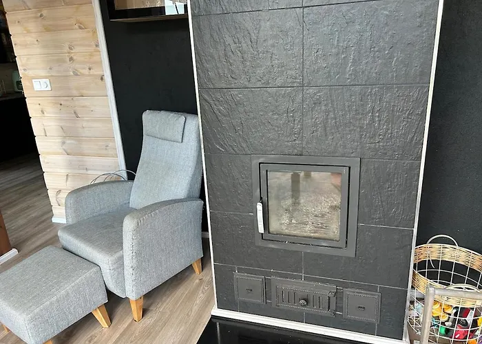 فيلة Log By The *